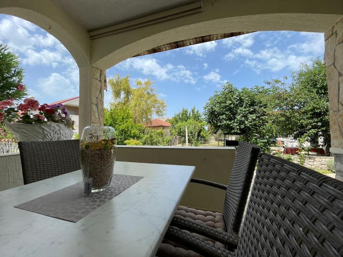 Apartman Veronika Vrsi Exteriör bild