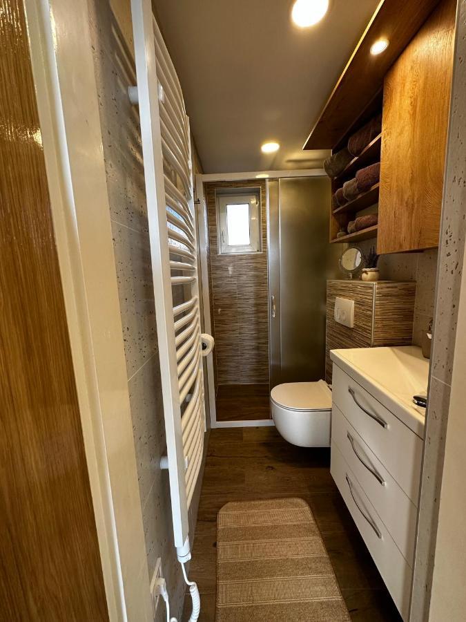 Apartman Veronika Vrsi Exteriör bild