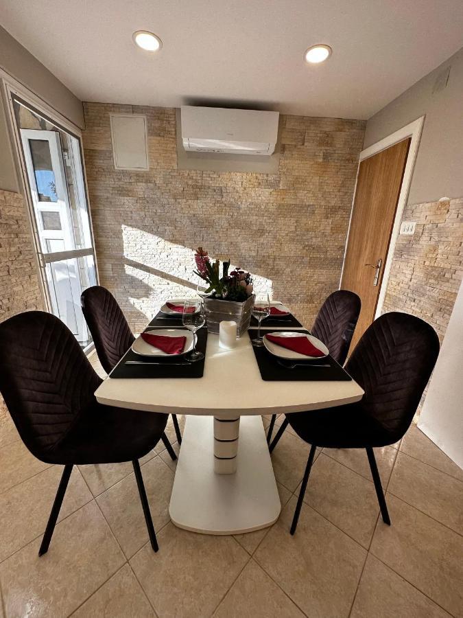 Apartman Veronika Vrsi Exteriör bild