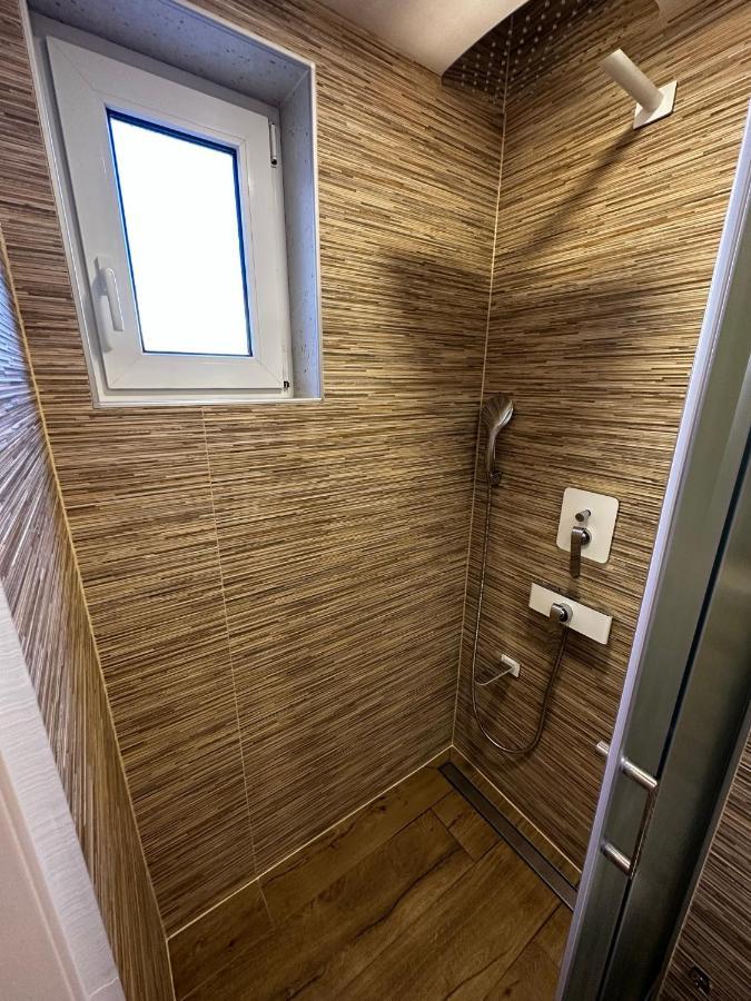 Apartman Veronika Vrsi Exteriör bild