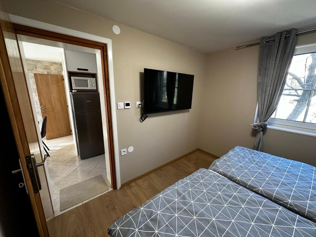 Apartman Veronika Vrsi Exteriör bild