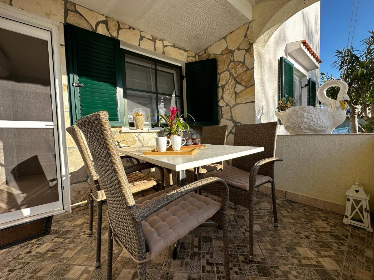 Apartman Veronika Vrsi Exteriör bild