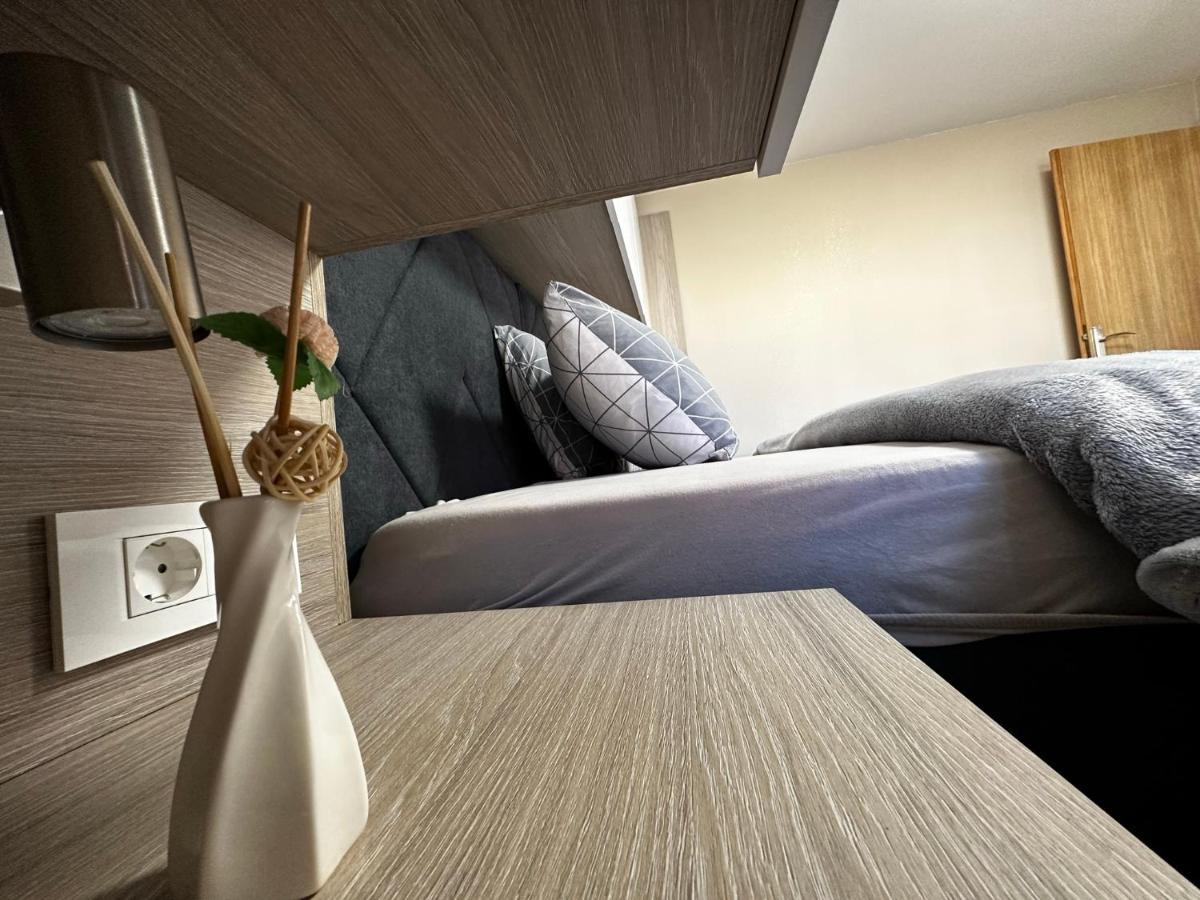Apartman Veronika Vrsi Exteriör bild