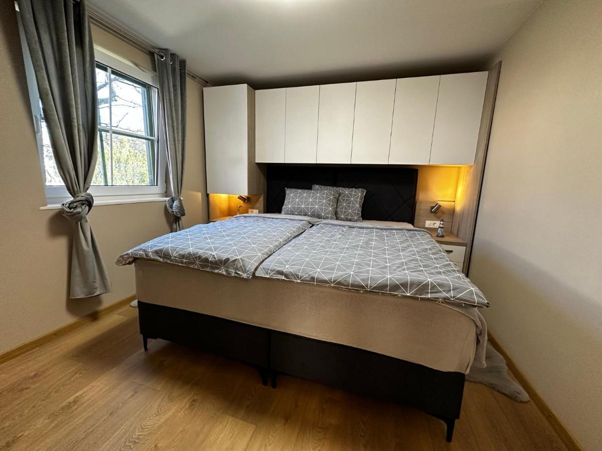 Apartman Veronika Vrsi Exteriör bild